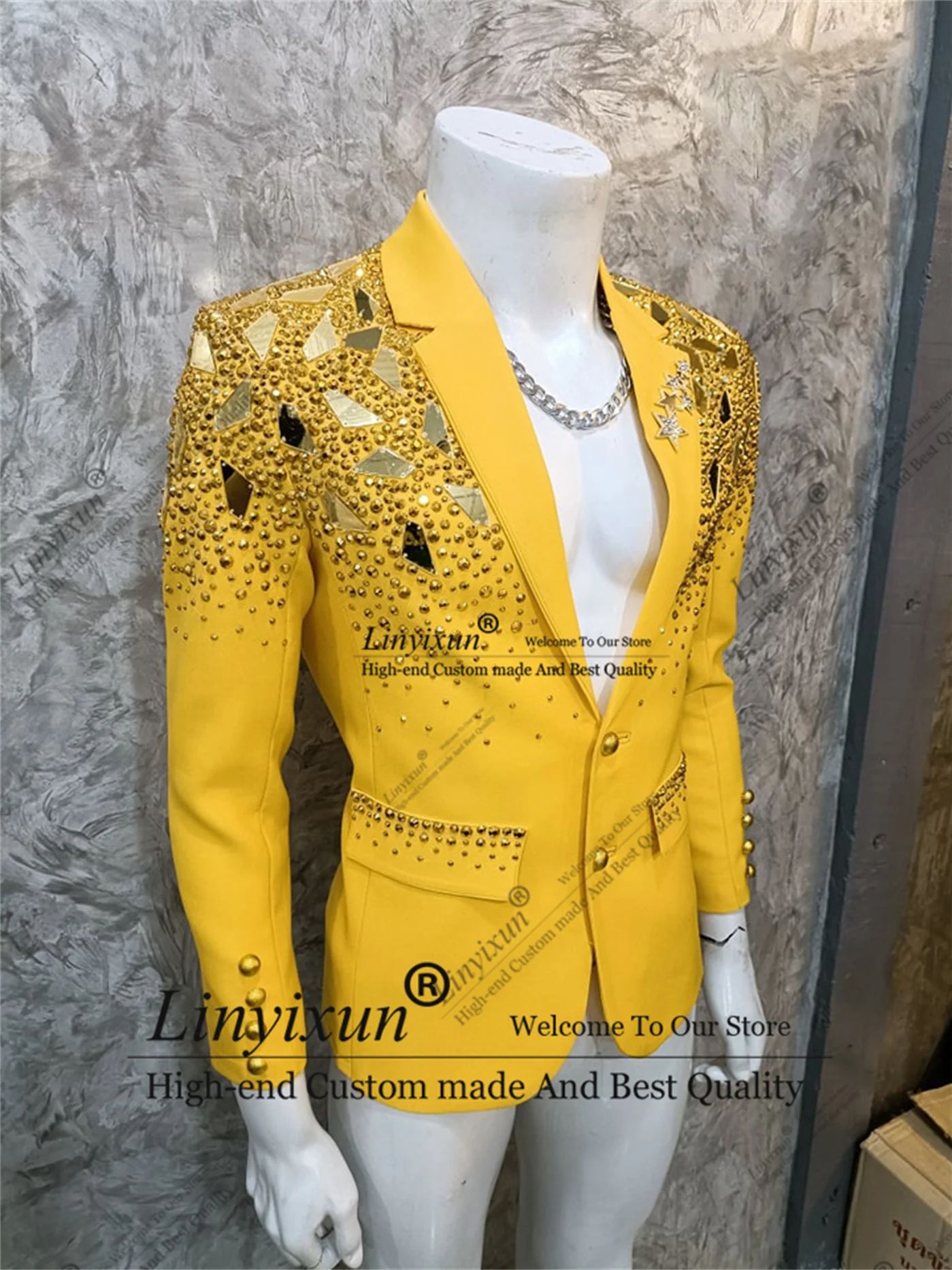 Sparkly Mirror Finish Men Suit - Men'S Grooming Mirror ulasan dan harga